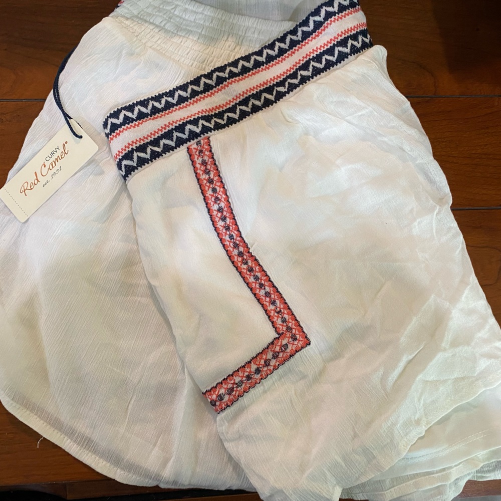 Red Camel Curvy Shorts